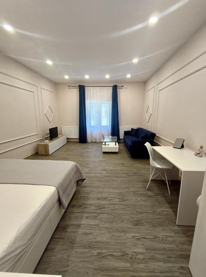 Lovely Apartment In The Heart Of The City Timisoara Bagian luar foto